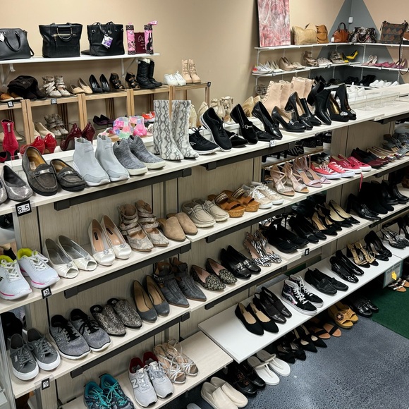 Meet your Posher, MeMe's Upscale Consignment Boutique - Picture 5 of 9